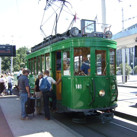 baseloldtram181 Vitaly Volkov Wikimedia commons. Vergrösserte Ansicht